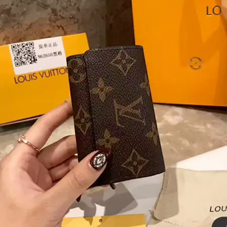 ルイヴィトン Louis Vuitton キーケース キーホルダー 財布 三つ折り上品