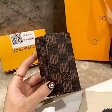 ルイヴィトン Louis Vuitton キーケース キーホルダー 財布 三つ折り上品