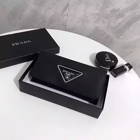 Prada 二つ折り長財布