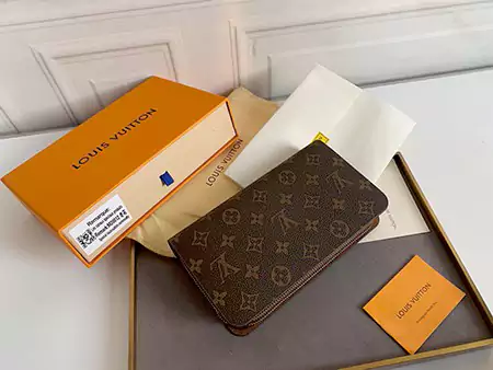 カード収納 ブランド 免許収納 ロゴ付き クラッチバッグ ルイヴィトン 縦開き LV 大人気 売れ筋