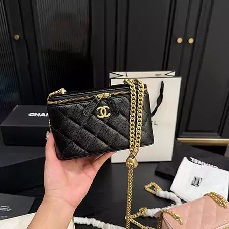 高級感 Chanel 流行りショルダーバッグ 綺麗 箱型 3色 女性愛用 ハイブランド シャネル クロスボディラウンドファスナー 上品 牛革 限定版 レデイース 贅沢 プレゼント