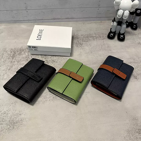 上品 3色 ロエベ 二つ折り財布 COMPACT ZIP レディース レザー ミニ財布 流行り 高品質 Loewe アナグラム バーティカル スモール ウォレット ブランド N级品 コピー