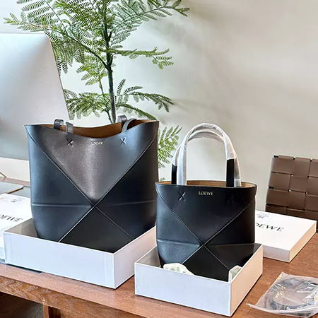 24SS 新作 LOEWE Puzzle Fold パズルトートバッグ シャイニーカーフレザー ブランド ロエベ 折り畳み バッグ カラー7色 レディース 大人気