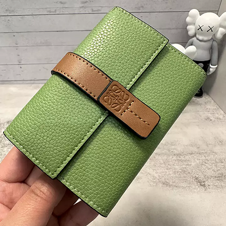 上品 3色 ロエベ 二つ折り財布 COMPACT ZIP レディース レザー ミニ財布 流行り 高品質 Loewe アナグラム バーティカル スモール ウォレット ブランド N级品 コピー