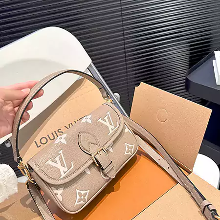 ルイ ヴィトン お 手頃 ブランド ショルダー バッグ Louis Vuitton ナノ･ディアヌ バッグ ミニ 革 レディース ルイ ヴィトン 流行り モノグラム･アンプラント レザー30代 ハンドバッグ買う Louis Vuitton Nano Diane ショルダー バッグ N級品