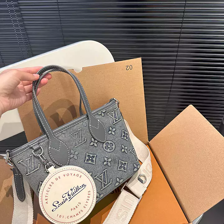 【即時購買】 ウィークエンドトートNM LVミニデニムハンドバッグショッピングバッグの 人気 LOUIS VUITTON メンズ ショルダーバッグルイ・ヴィトン メンズ モノグラム・ウォッシュ デニム バッグウィークエンド・トートNM LOUIS VUITTON N級品 優良店