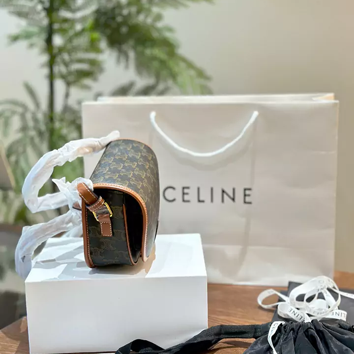 高級偽物 中国販売 セリーヌ ショルダーバッグ Folco Medium ファルコ ミディアム ブラウン レディース CELINEミニバッグ 斜めがけ 可愛い おしゃれ