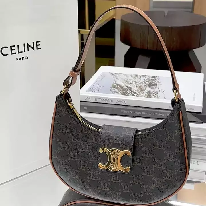 RISA (リサ)愛用 セリーヌ ミディアム ティリー バッグ カーフスキン 高品質 ゴールド 金具 CELINE ハンドバッグ コンパクト レデイースミニ バッグ 海外 流行り