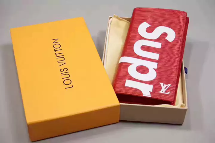 シュプリーム 長財布 ルイヴィトン レザー お洒落 ペア財布 大容量 シンプル ロゴ付き LOUIS VUITTON SUPREME コラボ ウォレット 高級 芸能人 セレブ