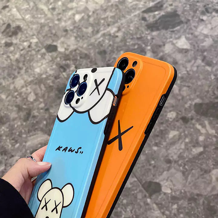 kaws iphone15 ケースサミストリート