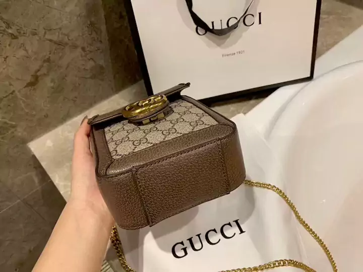 gucci 斜め掛け おしゃれ