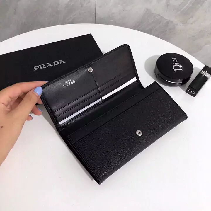 Prada サフィアーノ長財布