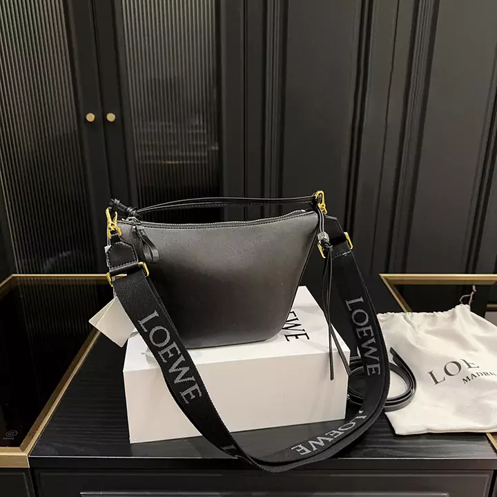 ロエベ LOEWE ハンモック ミニ ホーボー ショルダーバッグ