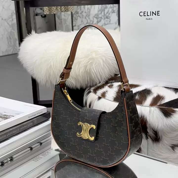 RISA (リサ)愛用 セリーヌ ミディアム ティリー バッグ カーフスキン 高品質 ゴールド 金具 CELINE ハンドバッグ コンパクト レデイースミニ バッグ 海外 流行り