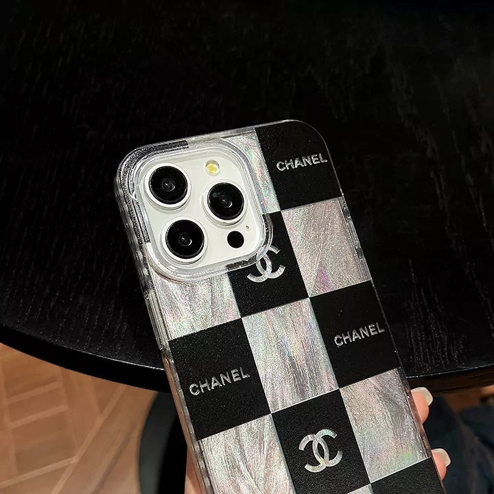 シャネルアイフォーン16/15proケース 白黒 チェック柄 chanel チェーンiphone15 pro maxカバー レーザー ロゴ 韓国 売れ筋 シャネル SC24052244 iphone 14 13 12 レデイーススマホケースファッション