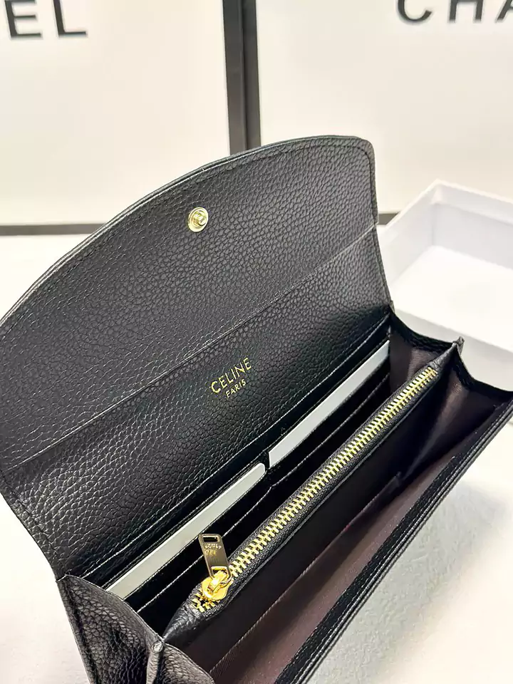 セリーヌ 二つ折り長財布 ブラック レデイース財布 トリオンフ 高品質 牛革 高級 ブランド celine ゴールド金具 2つ折り財布 使いやすい