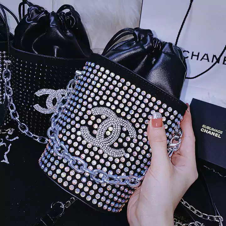 女性愛用 クロスボディChanel 人造革 ロゴ付き ダイヤモンド 彼女へのプレゼント シャネル ラグジュアリー 新作 ハイブランド 綺麗 横開き バケツ型 大人気 ブラック 黒 開放式 ハンドバッグ