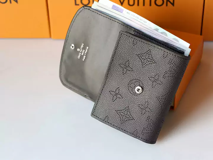 新発売 人造革 lv カジュアル ミニ財布 ファスナー式 ボタン式 個性 綺麗 財布型 ルイビトン シンプル風 コイン入れ 小銭収納 四季通用 ブラック 高品質 ファスナーポケット 大人気 小銭入れ プレゼント