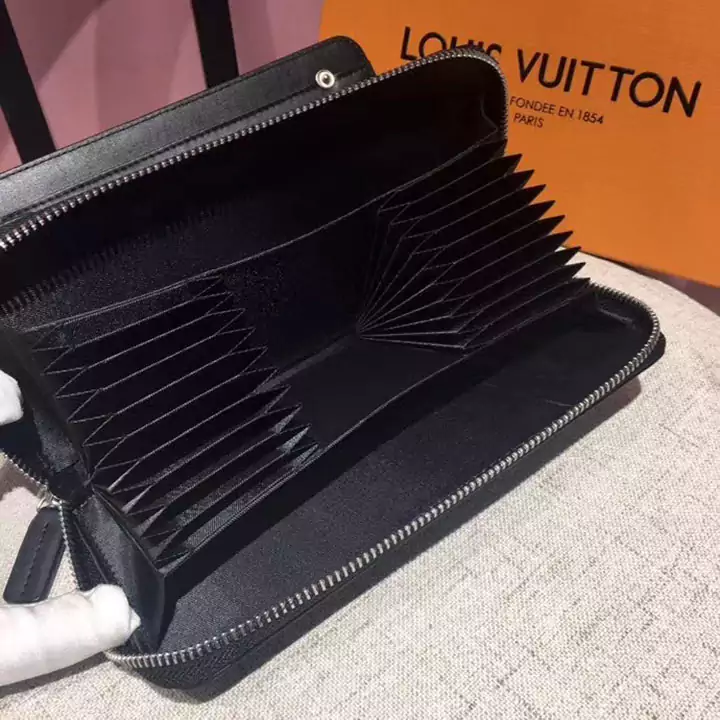 長財布 ビジネス風 LV