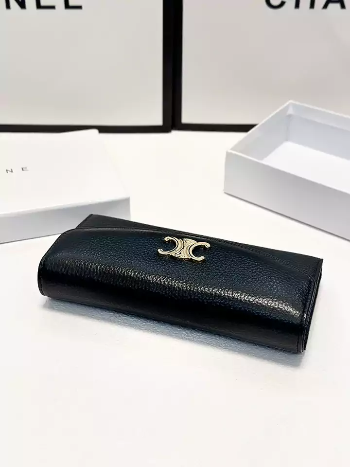 セリーヌ 二つ折り長財布 ブラック レデイース財布 トリオンフ 高品質 牛革 高級 ブランド celine ゴールド金具 2つ折り財布 使いやすい